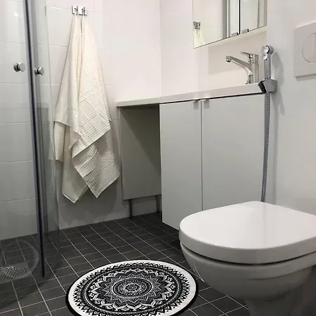 Apartment Perfect Location Near Harbor + Free Parking! *
