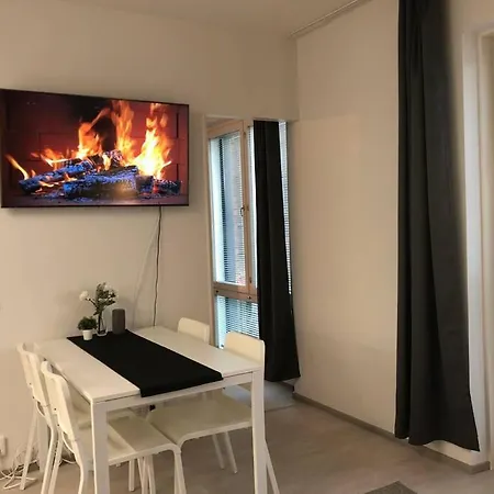 Perfect Location Near Harbor + Free Parking!